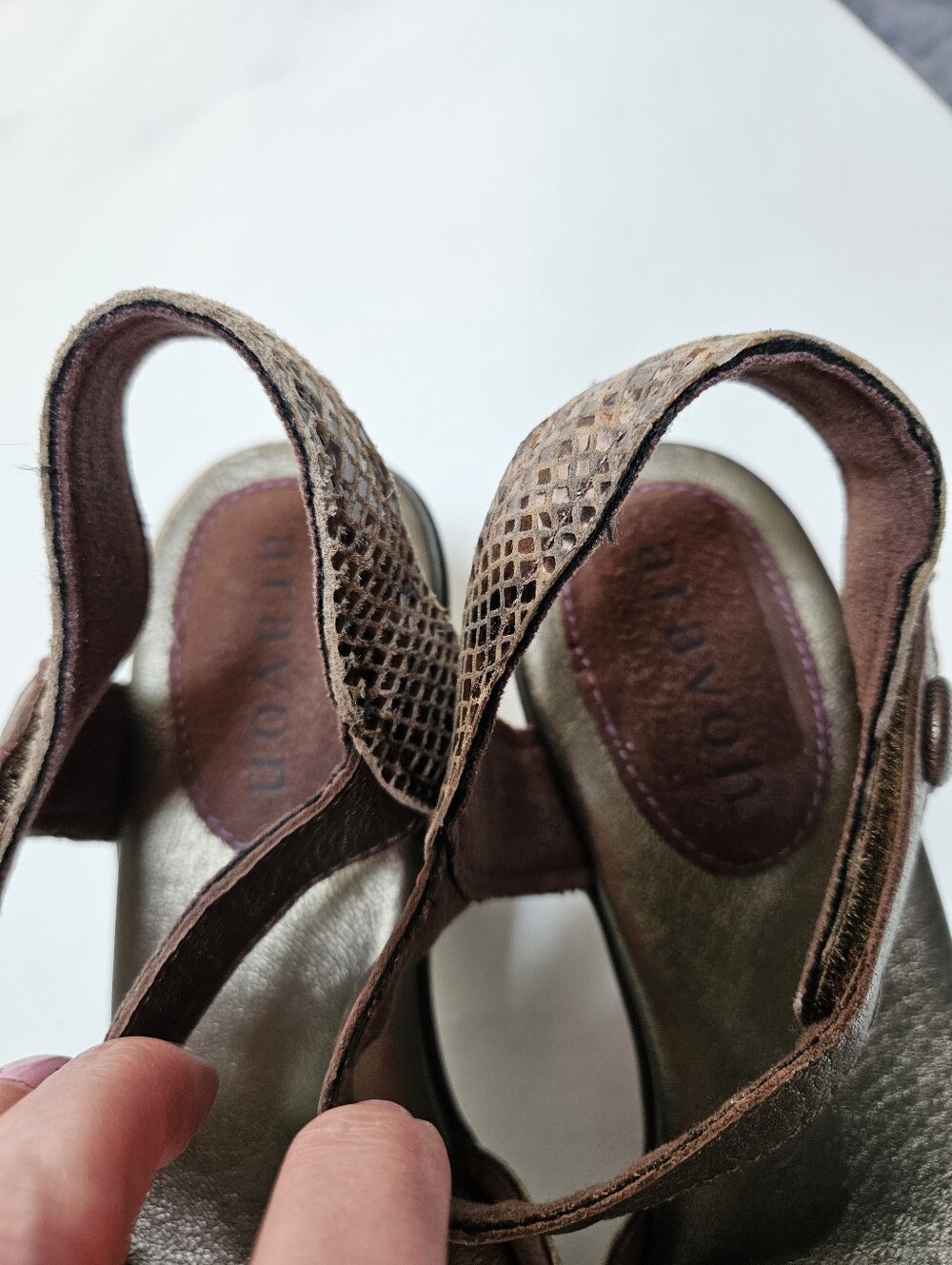 Aravon Comfort Sandal By New Balance- Bronze Sz 7 Like New Condition - Picture 7 of 9